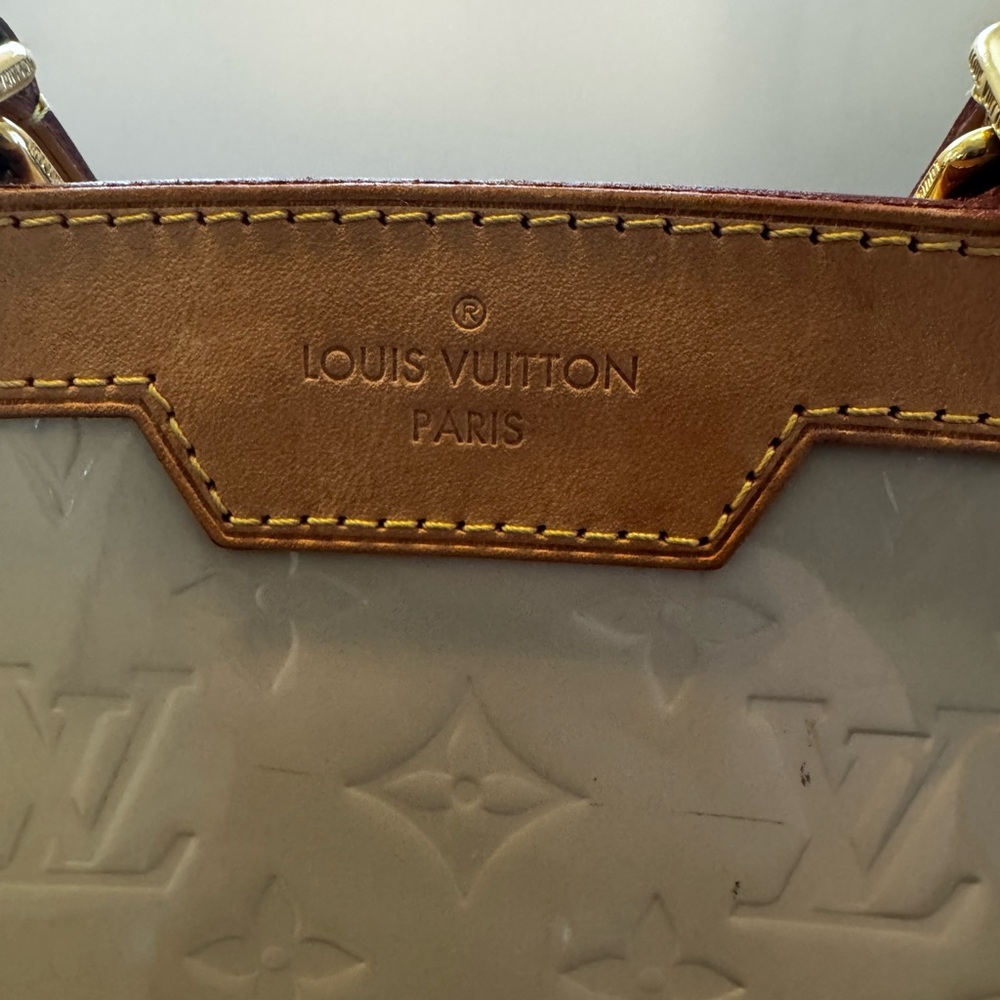 Louis Vuitton Blanc Corail Vernis Brea MM - Picture 4 of 14